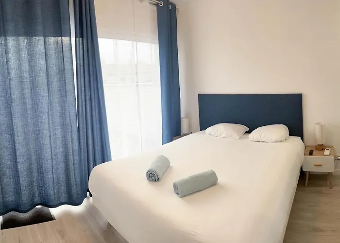 D'hôte Indépendante - Calme - Parking - Climatisation - Sdb Privée Habitación en casa particular *