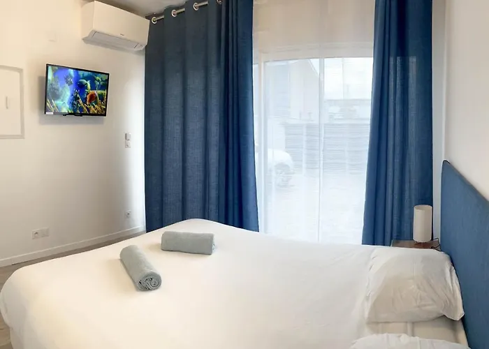 D'hôte Indépendante - Calme - Parking - Climatisation - Sdb Privée Habitación en casa particular *